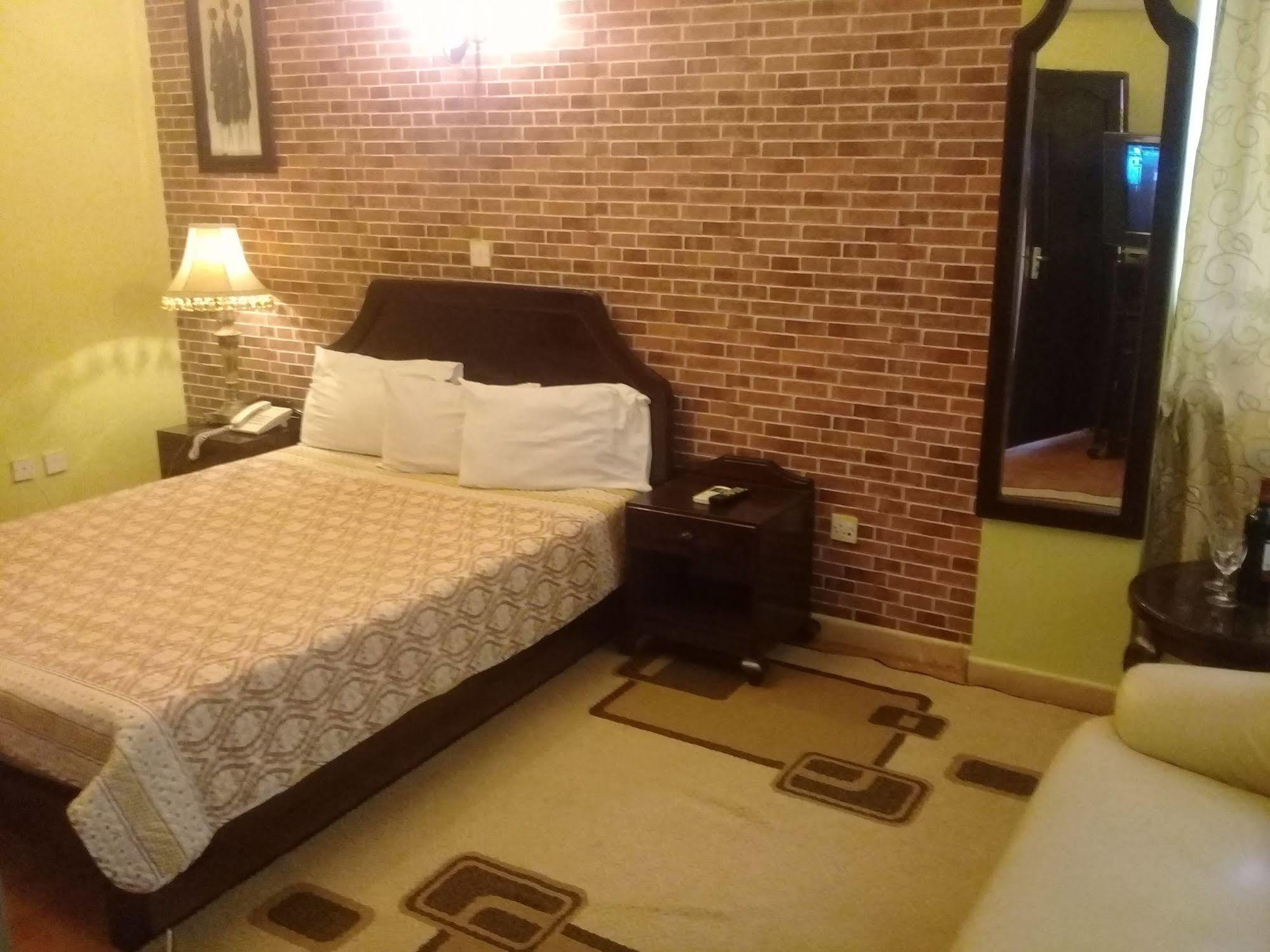 Osy Grand Hotel Moshi Kilimanjaro Tanzania Extérieur photo