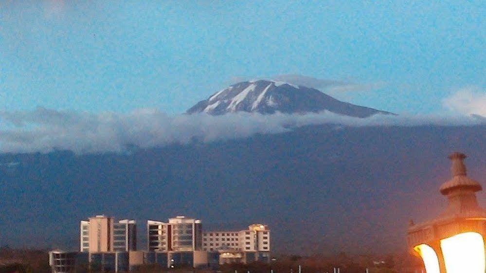 Osy Grand Hotel Moshi Kilimanjaro Tanzania Extérieur photo